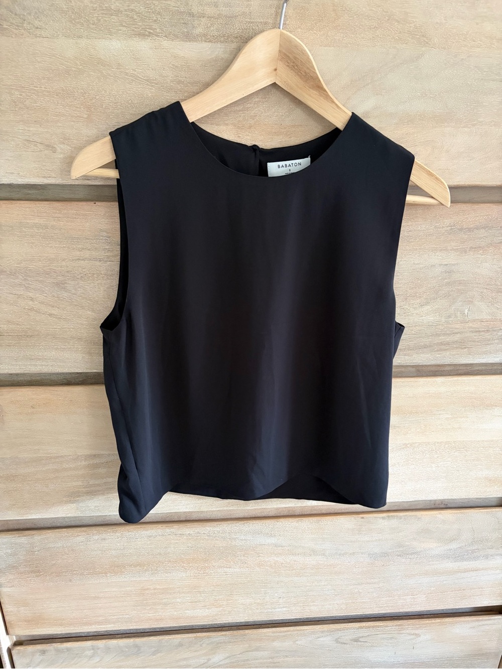 Aritzia Babaton Black Sleeveless Crewneck Tank